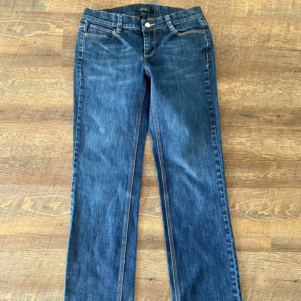 Noir size 4 straight leg women’s jeans